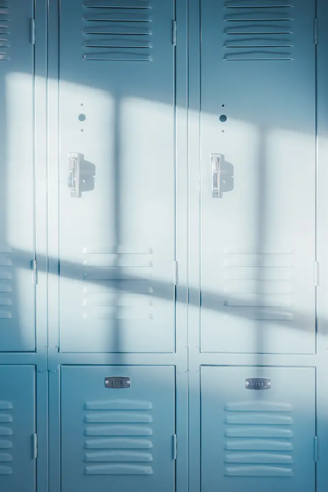 lockers painted with electrostatic spray